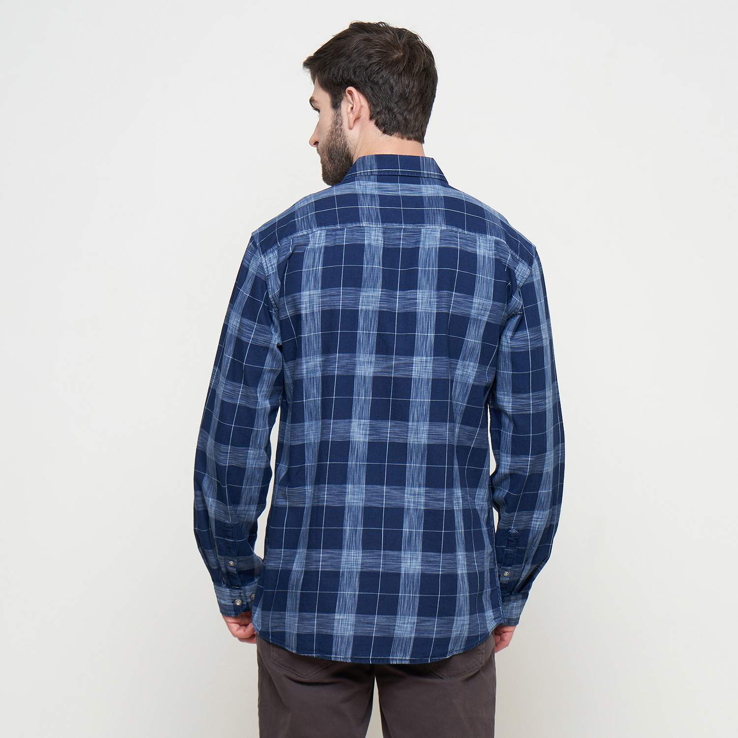 Kemeja Kotak Pria Lengan Panjang Reguler Fit BBAC376M1123