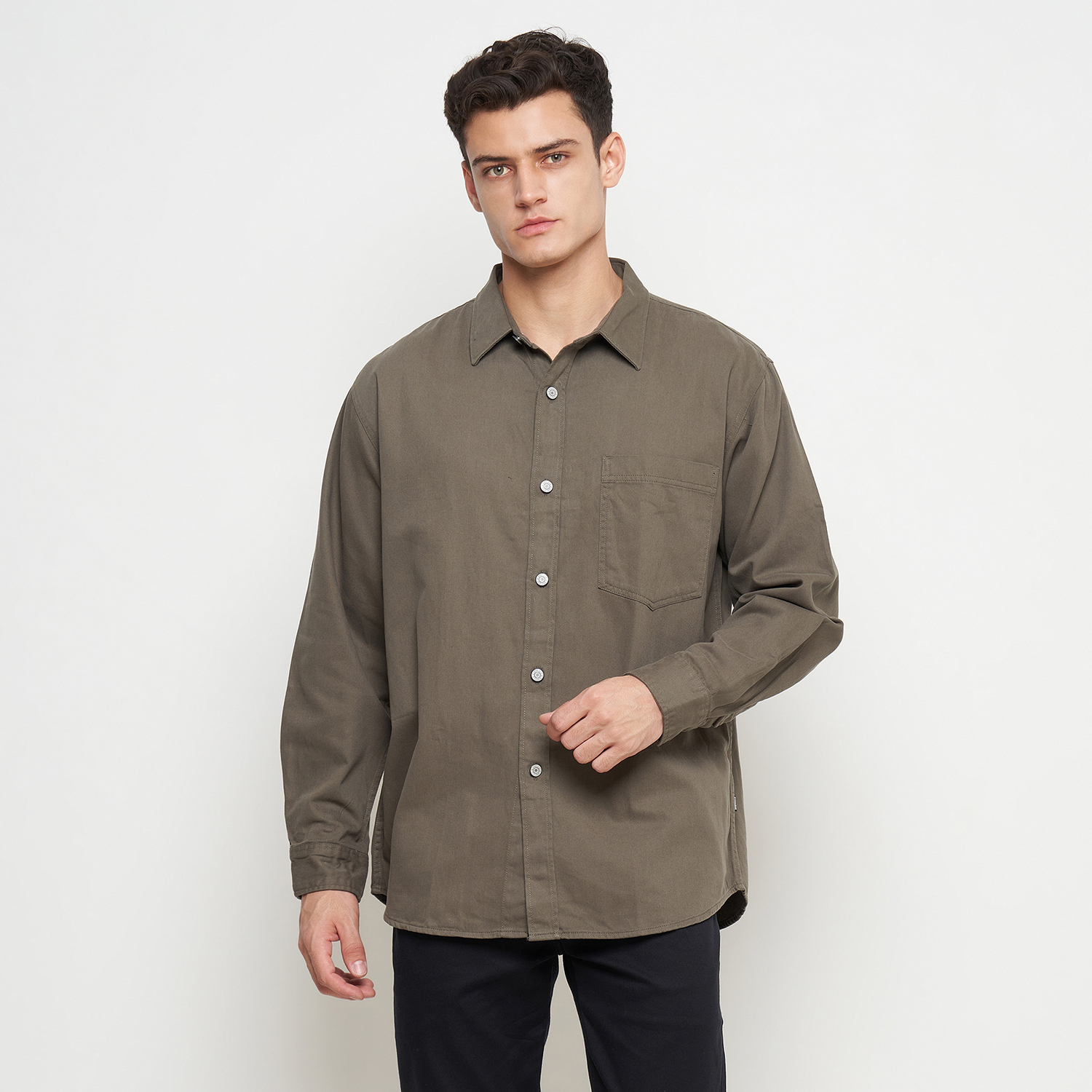 GABRIELLE Kemeja Polos Pria Lengan Panjang Oversize BAAG483J0324