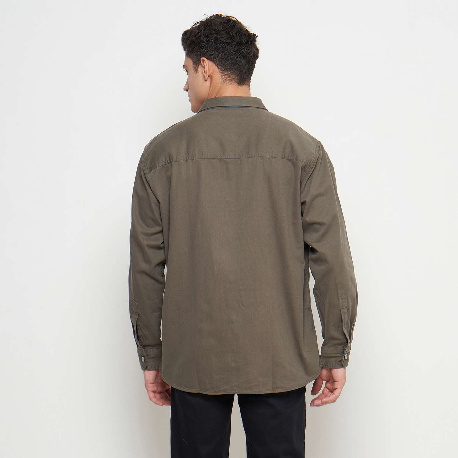 GABRIELLE Kemeja Polos Pria Lengan Panjang Oversize BAAG483J0324