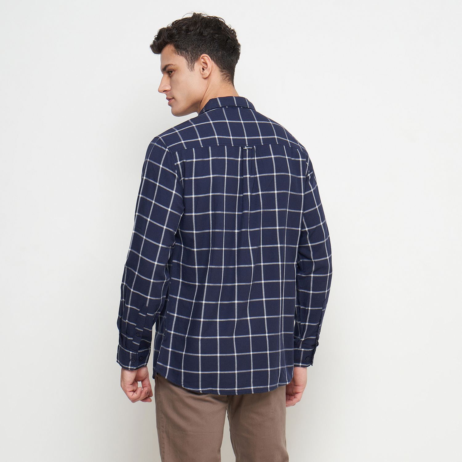 GABRIELLE Kemeja Pria Lengan Panjang Reguler Fit BBAC477M0324