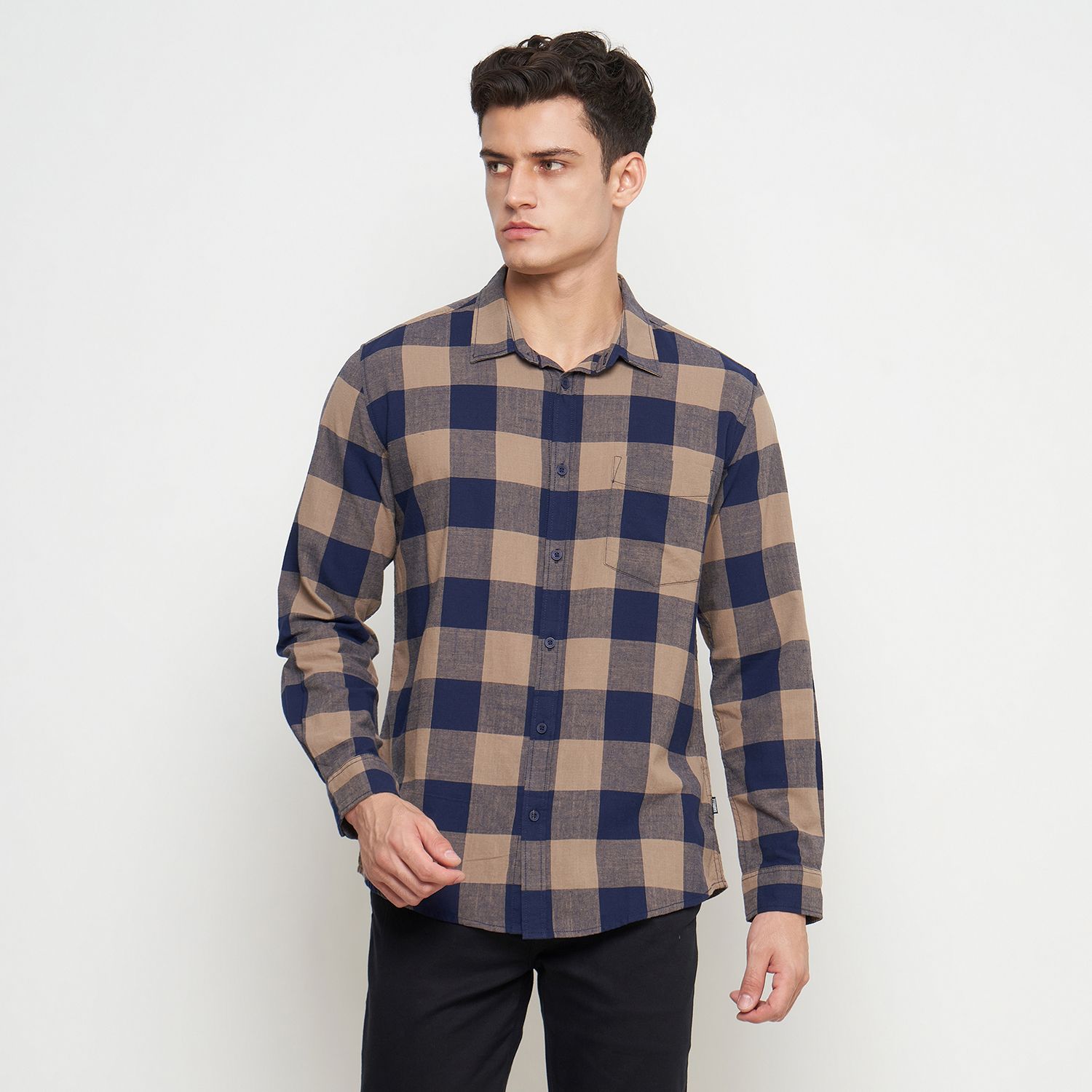 GABRIELLE KEMEJA PRIA KOTAK LENGAN PANJANG REGULAR FIT BBAC455M0324